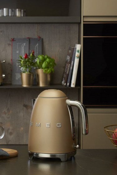 SMEG 50' Style Mat Gold Renk Kettle KLF03CHMEU