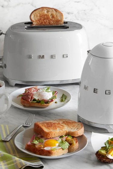 SMEG 50' Style Beyaz 2 Dilimli Ekmek Kızartma Makinesi TSF01WHEU